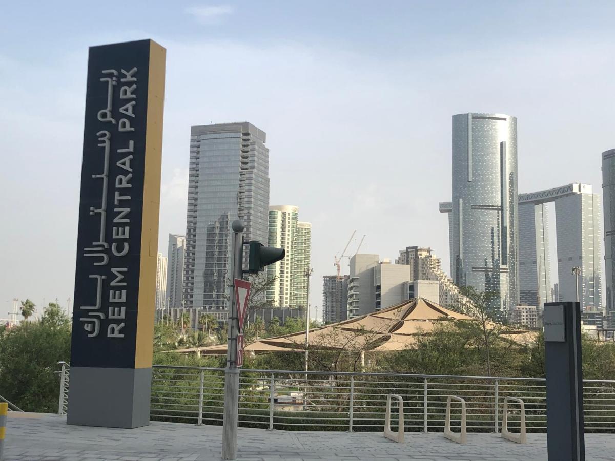 Large Size One Bedroom Apartment With Sea View Abu Dhabi Exterior foto