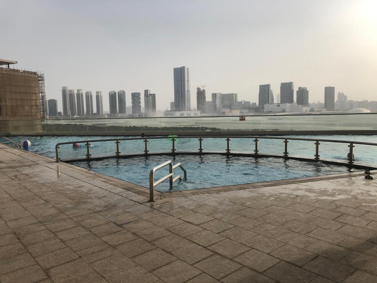 Large Size One Bedroom Apartment With Sea View Abu Dhabi Exterior foto