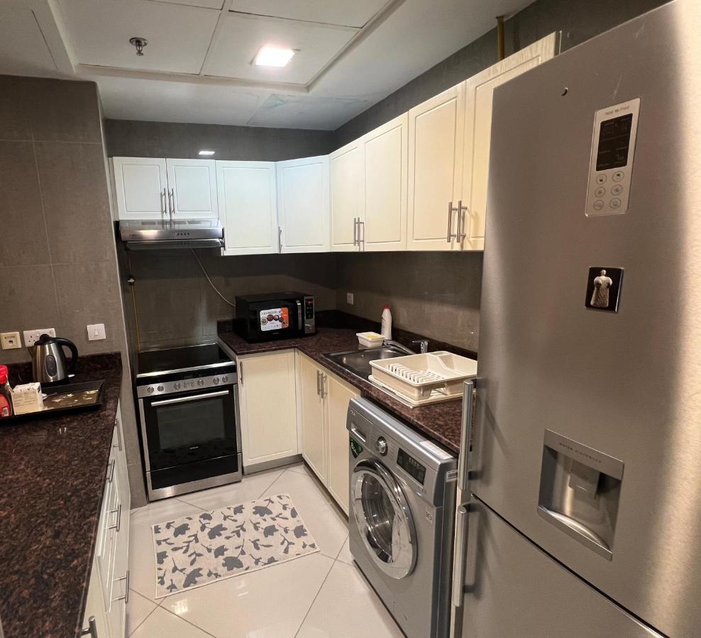 Large Size One Bedroom Apartment With Sea View Abu Dhabi Exterior foto
